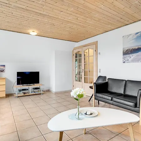 Stunning In Rm With Wifi, Private Swimming Pool And Indoor Swimming Pool *