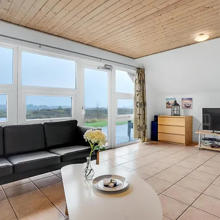 Stunning In Rm With Wifi, Private Swimming Pool And Indoor Swimming Pool